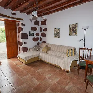 https://casa-rural-la-casa-baja.in-canary-islands.com